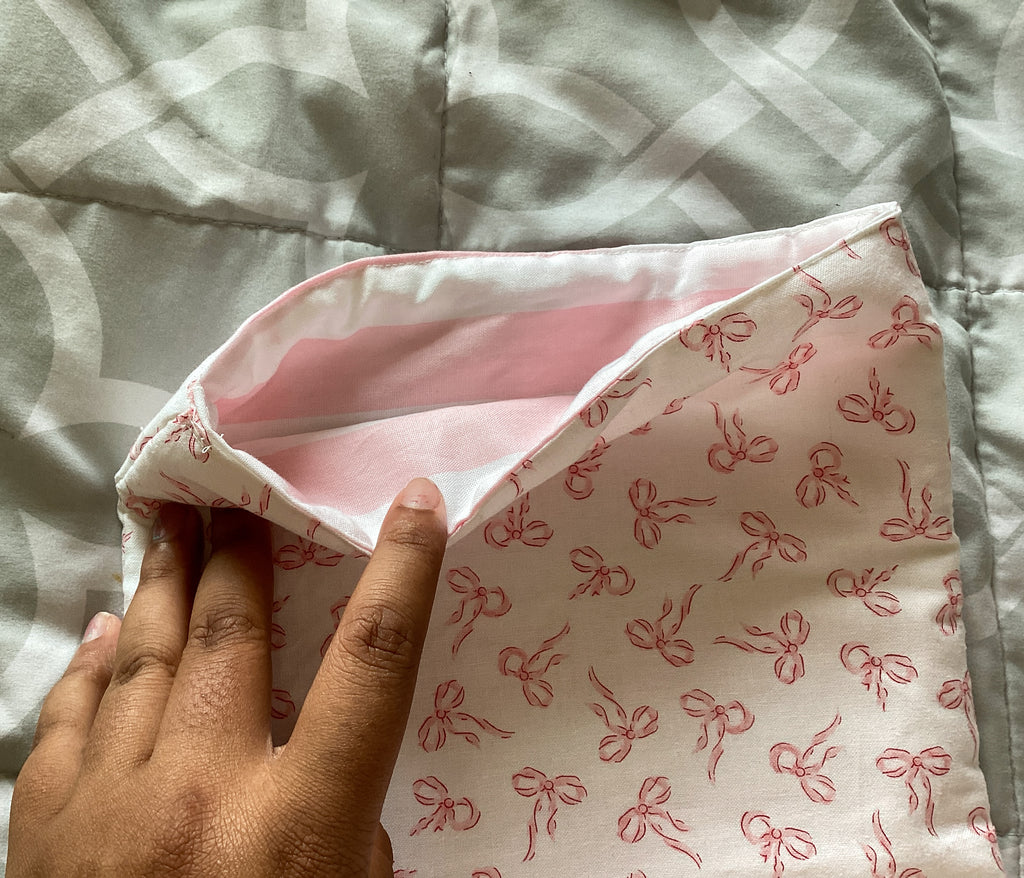 Little Pink Bows Book/E-Reader Sleeve