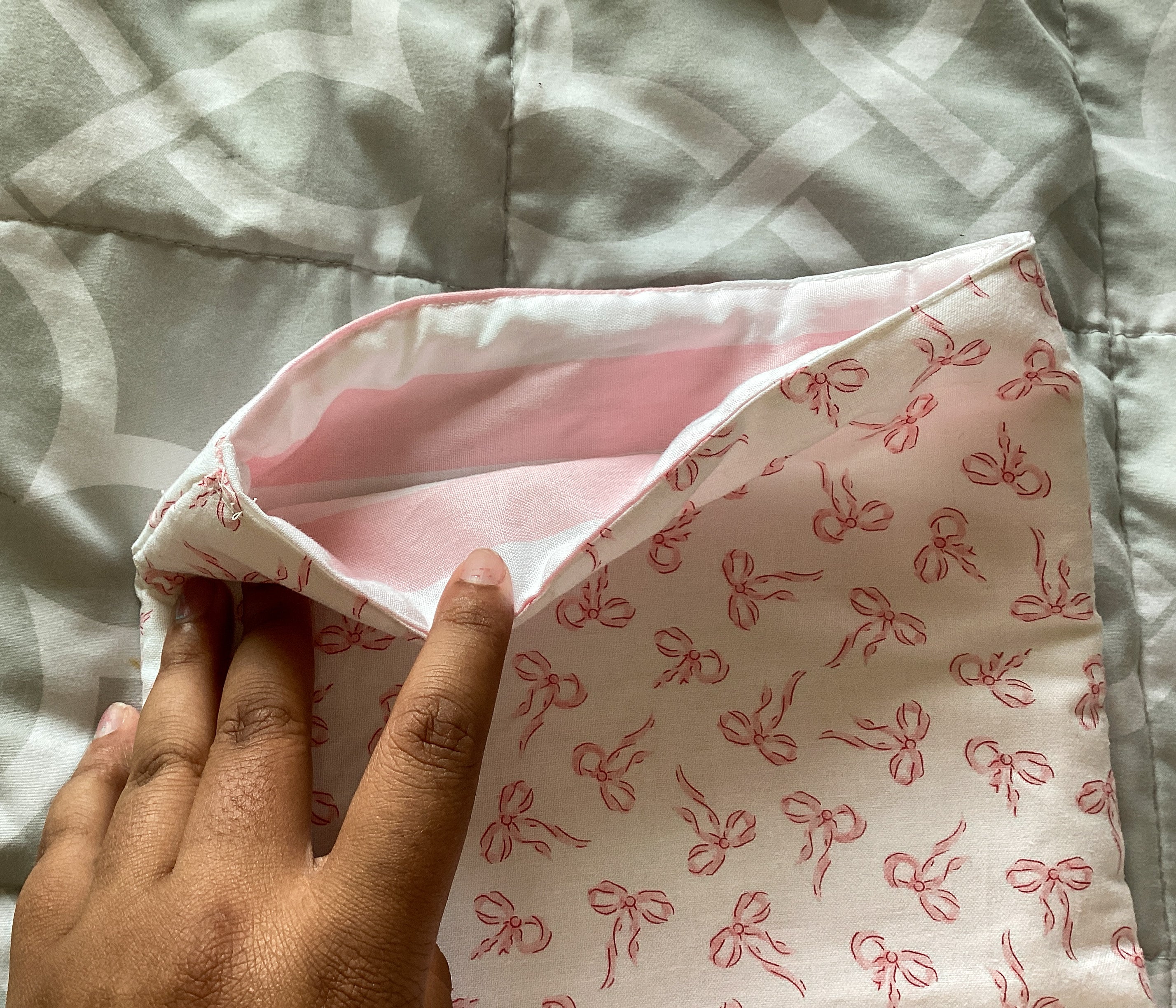 Little Pink Bows Book/E-Reader Sleeve