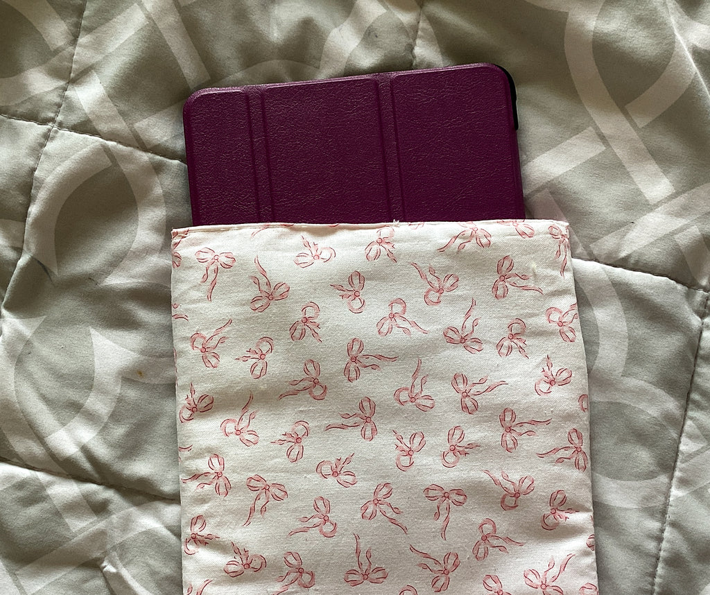 Little Pink Bows Book/E-Reader Sleeve