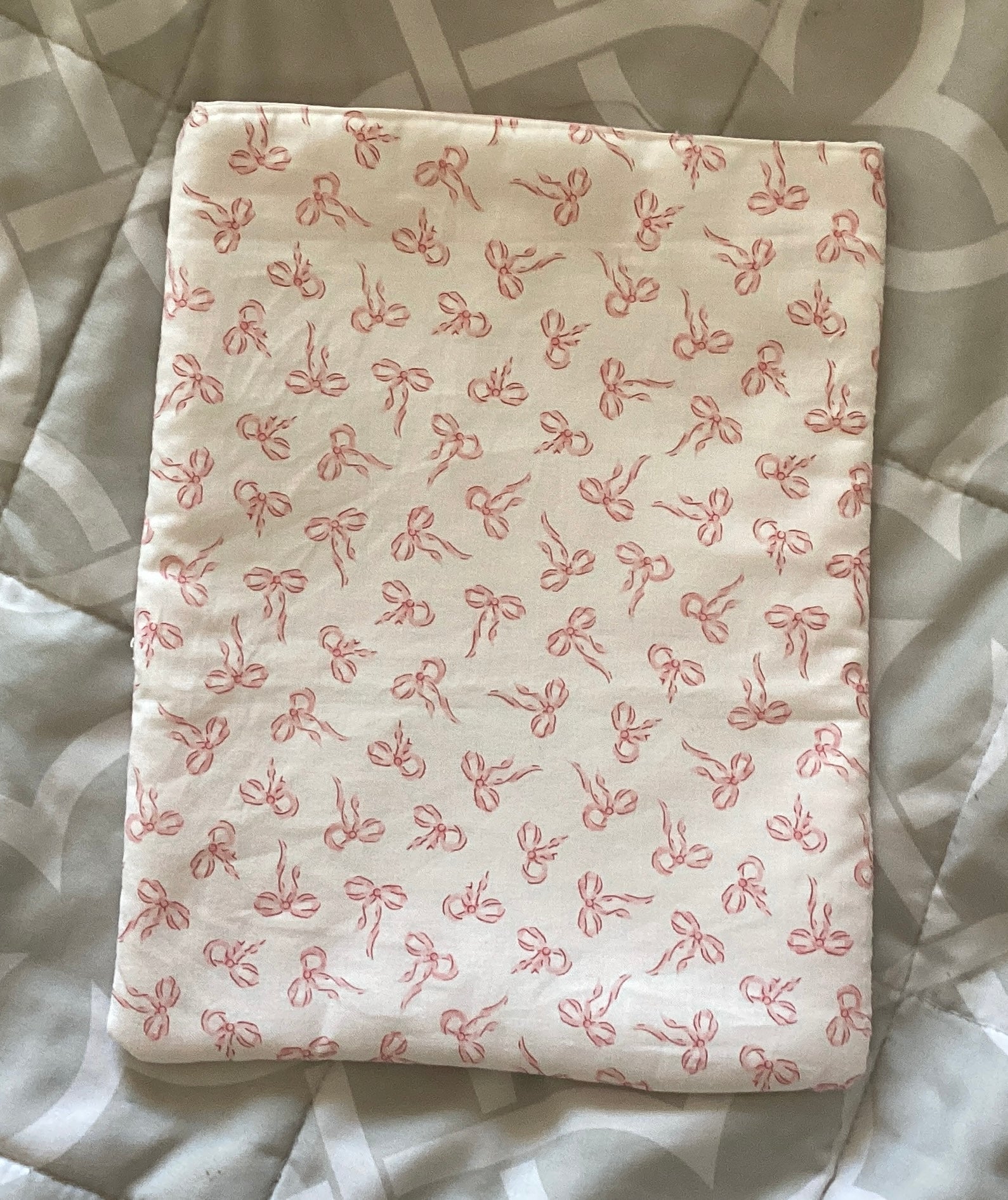 Little Pink Bows Book/E-Reader Sleeve